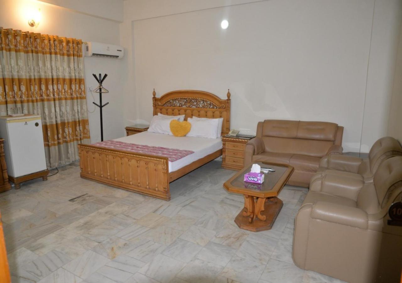 Step Inn Hotel Sukkur Exterior photo